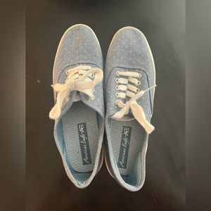 American eagle 8 size shoe, comfortable and cute ! Gently used